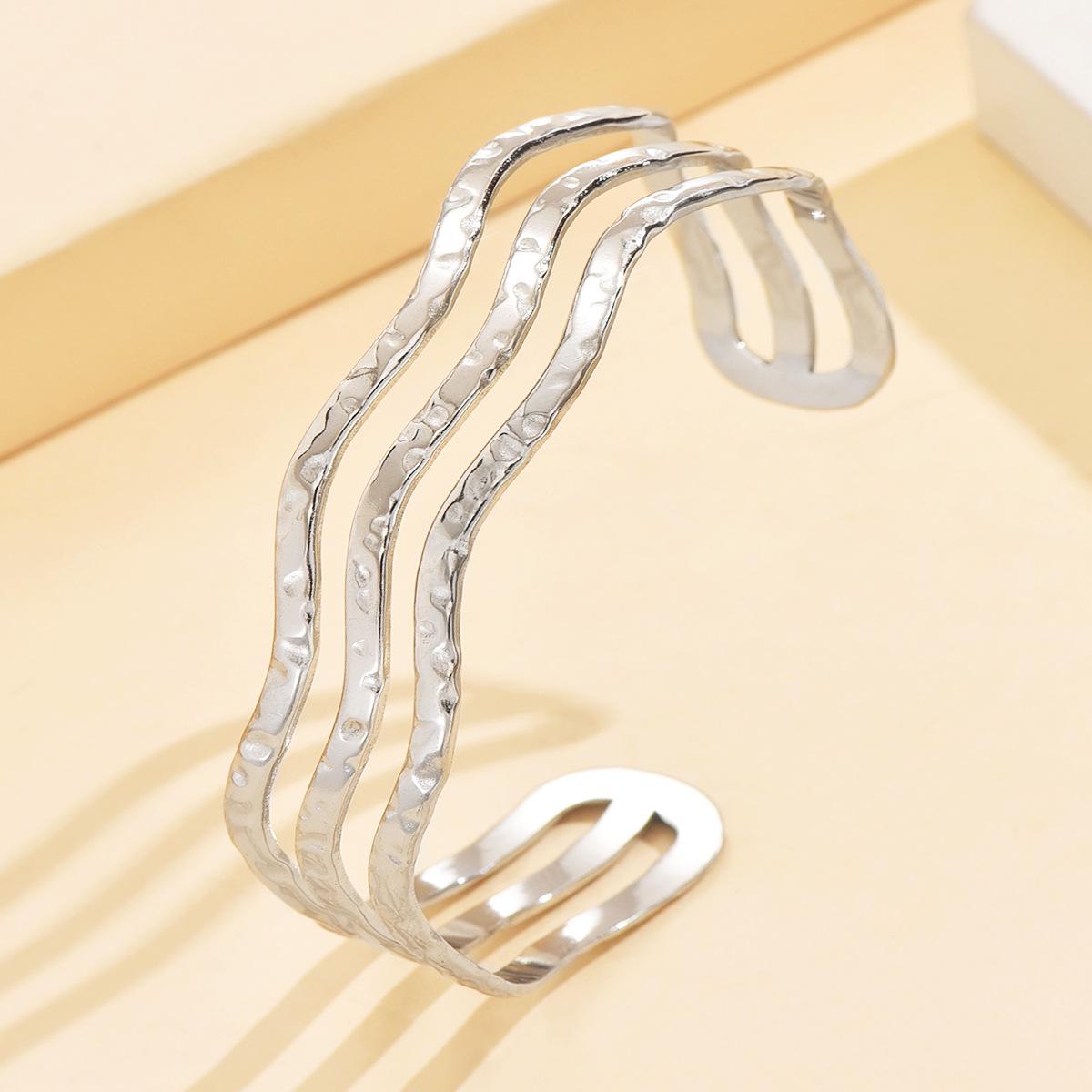 Simple Geometric Multi-Row Stainless Steel Leaf Bracelet for Women