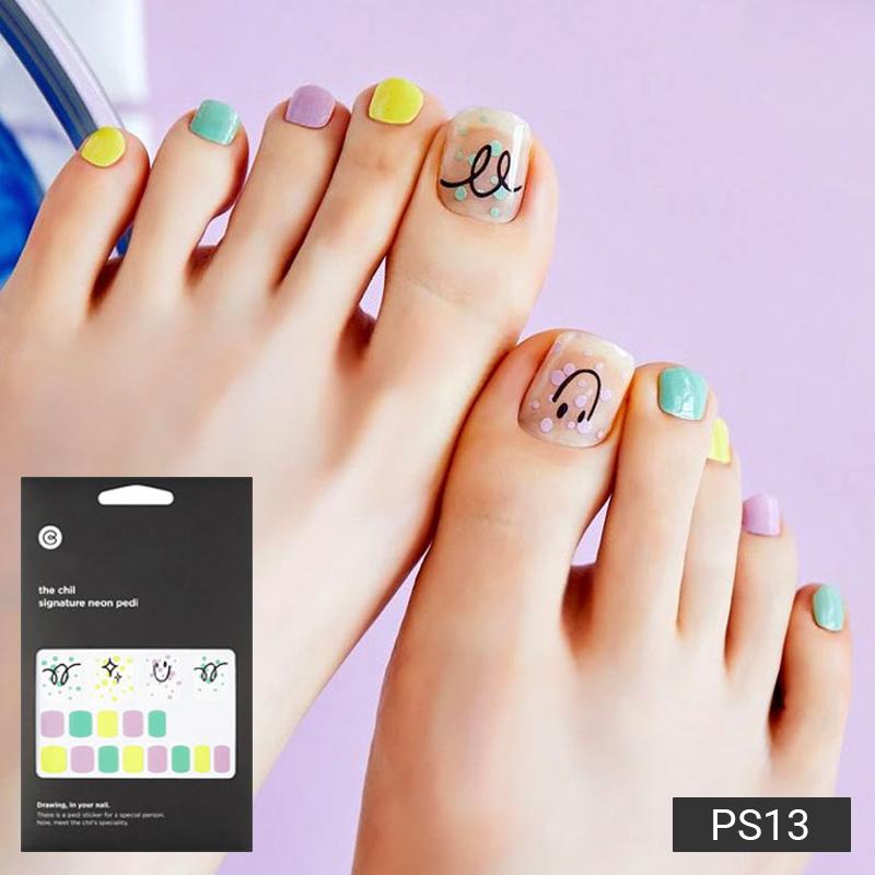 

Щоденна Класика Наклейки для нігтів для педикюру - 37 самоклейних тіпсів, М який картатий та квітковий дизайн, Швидкий 5-хвилинний педикюр різнокольоровий