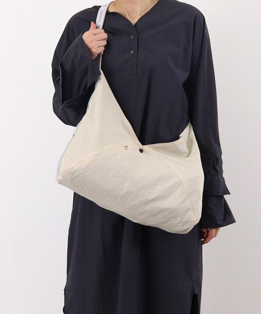 Cuco New Logo Tape x Wrinkled Nylon One-Shoulder BagA4 Fit, 2413111204, Ivory (004)