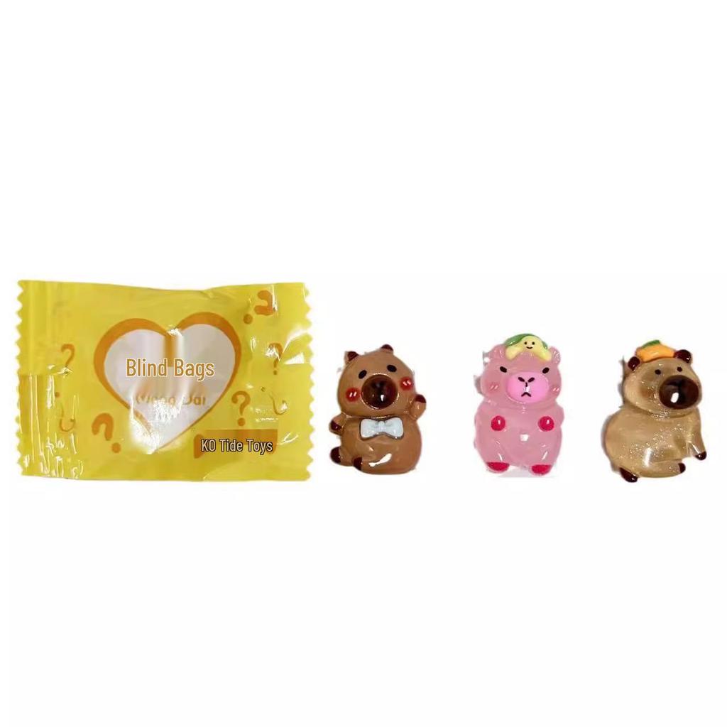 Figurine Capibara Desen Animat Fosforescente - Jucărie Drăguță Tip Plic Surpriză pentru Copii