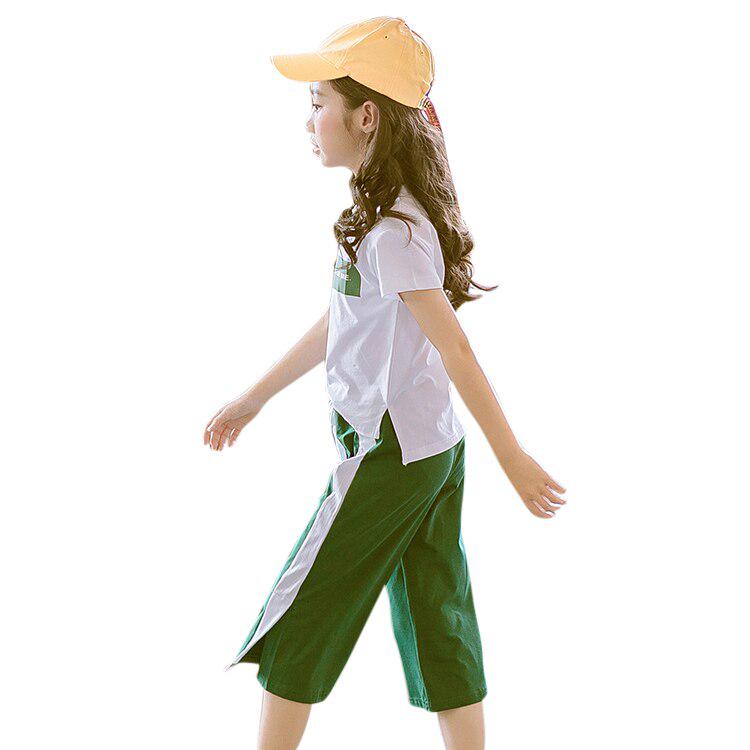 Кең жамбас, жұқа бел және үлкен кеуде Кең жамбас, жұқа бел және үлкен кеуде