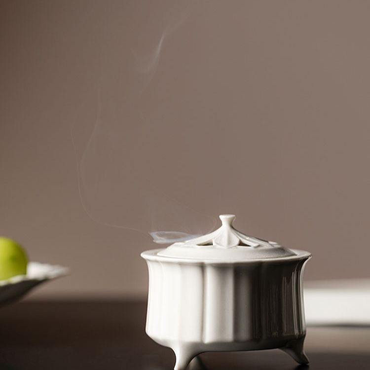 Japanese-style creative handcrafted wood ash three-legged incense burner, retro and simple ceramic household incense base