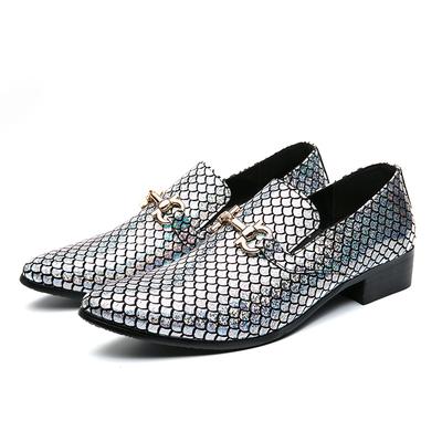 British Trend Men‘s Gold Silver Fish Scale Pattern Patent Leather Shoes Metal Buckle Loafers Wedding Dress Prom Formal Footwear