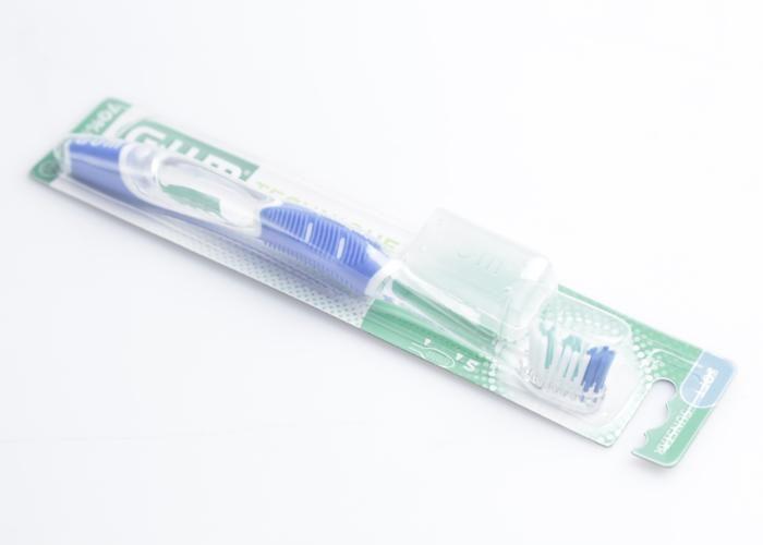 Brosse à dents - GUM - 491M - Technique souple - Manche Quad-Grip - Nettoyage en profondeur