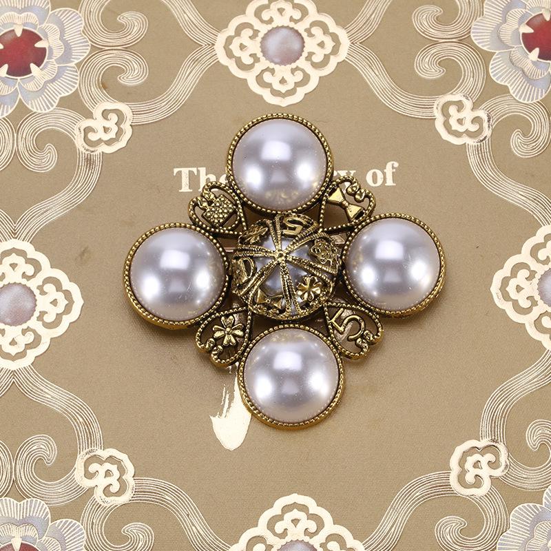 Retro Baroque Exaggerated Cross Brooch - Multifunctional Fashion Accessory