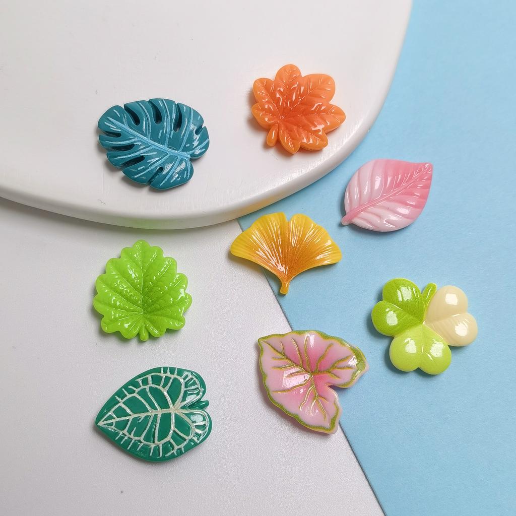100Pcs Resin Tropical Leaves Flatback Resin Cabochons Colorful Leaf Slime Charms Beads Embellishments for Scrapbooking Decor