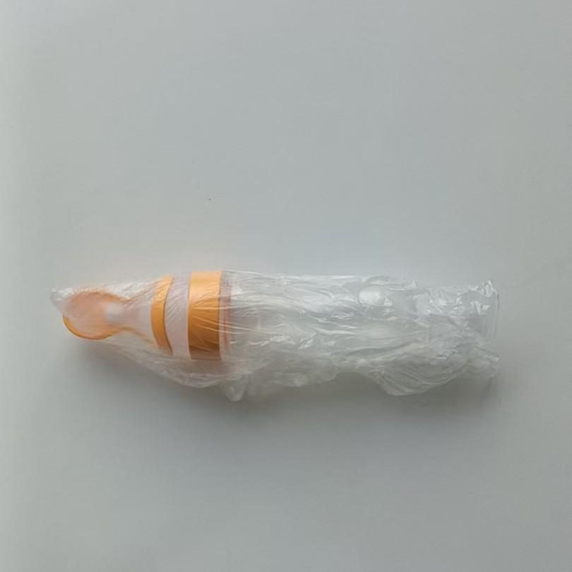 Silikonová kojenecká láhev s přísavkou na kaši a mléko