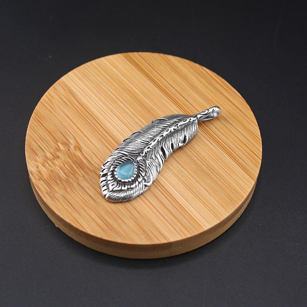 

Takahashi Retro Feather Pendant: Elegant High-End Design in Thai Silver, Unisex