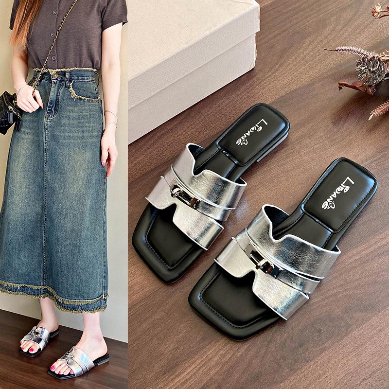 2025 New Silver Leather Sandals Women's Summer Casual Slip-On Beach Sandal Comfortable Versatile Flat Heel Anti-Slip Rubber Sole