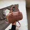 Portable retro bag women's 2025 autumn and winter new versatile large-capacity shoulder crossbody pillow bag