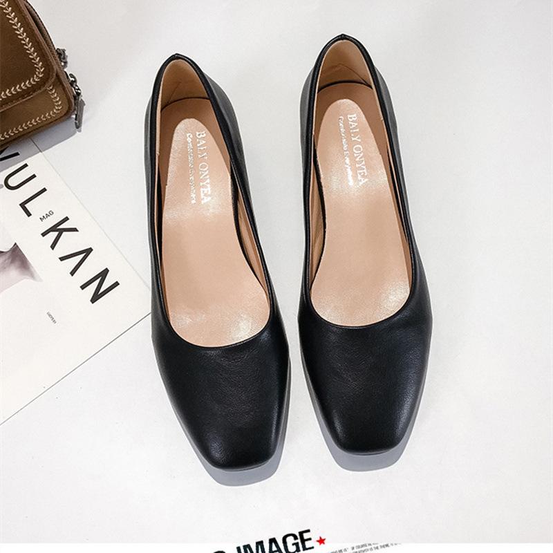 Летние Весенние и Осенние Туфли с Квадратным Носком Женские На Плоской Подошве С Легким Вырезом На Низком Каблуке На Толстом Каблуке Винтажные Телесные Рабочие 35 чёрный 2696₽