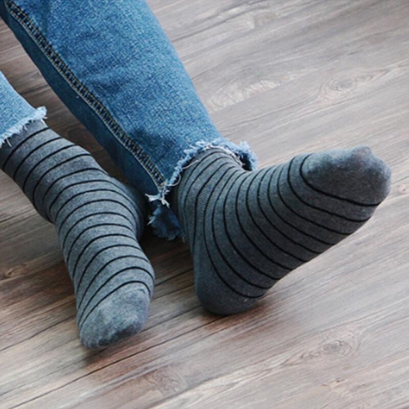 1 Paar heimisch hergestellte 28-Zoll-Streifensocken für Herren und Damen für den täglichen Gebrauch