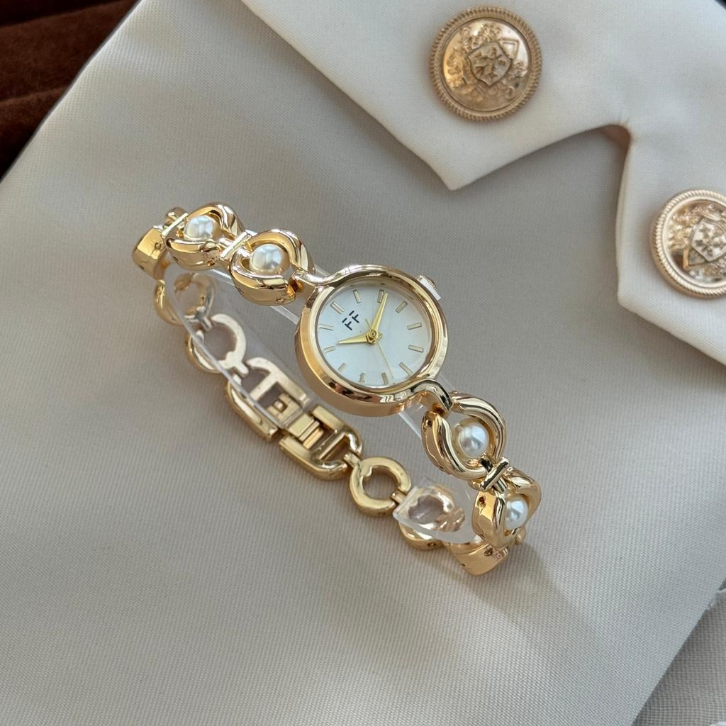 Elegant Round Watch for Women With Sparkling Translucent Stones New High-End Luxury Quartz Watches Gold Bracelet Wristwatches