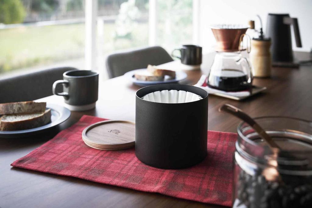 Kalita Wave Filter Case, Black, with a Wooden Lid To Keep Dust and Odors Out of the Filter. Fits RIN 155 and 185 Models. #44325. Stylish and