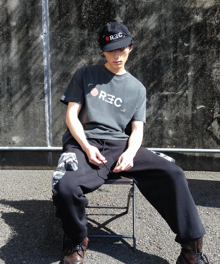 Sseuliai Record Damage Tee_Black
