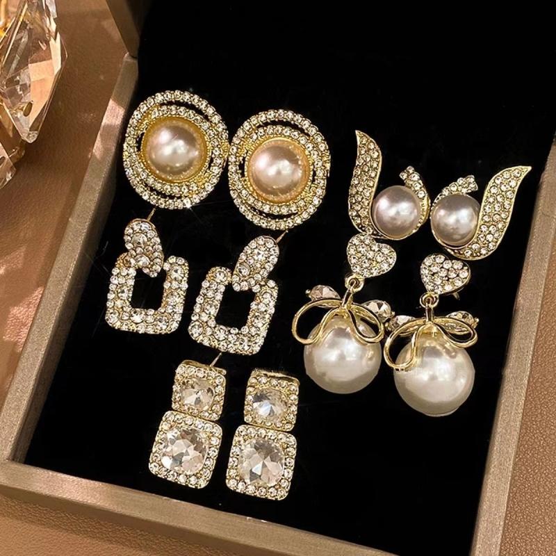 French Baroque Pearl Earrings  for Women New  Selling Stud Earrings Style Versatile Earaccessory