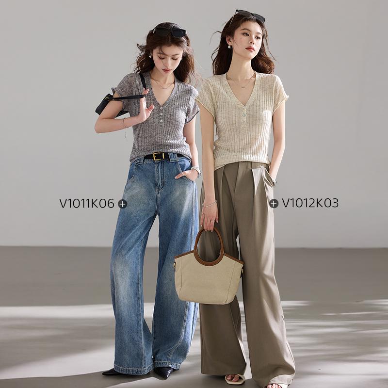 __ Natural Ensemble __ Series V-neck Short-sleeved Linen Knitted Shirt