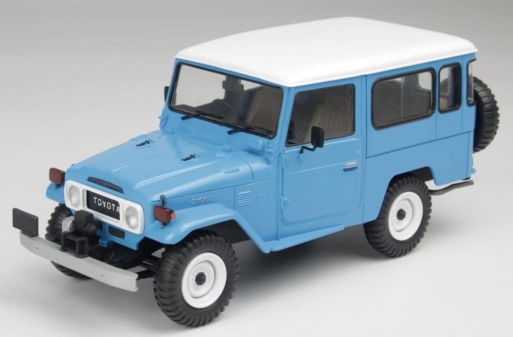 Toyota Land Cruiser BJ 44 med 3D-printade detaljförbättringsdelar Plastmodell PIT007 Platz/Italeri 1/24 (Mjuktopp/Hårdtopp) (Bil)