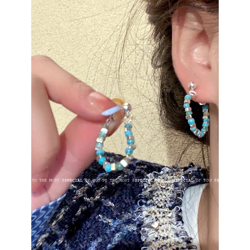 

Handmade beaded colored gravel stud earrings design sense premium earrings light luxury dopamine earrings небесно-голубой