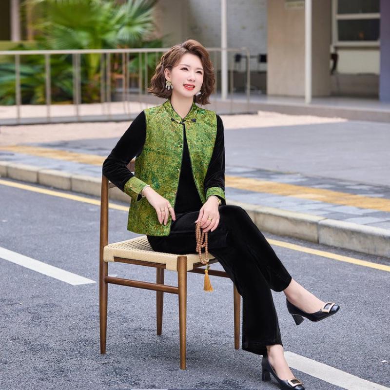 

Elegant Spring Suit for Stylish Moms: Golden Velvet Jacket and Vest Set for Middle-Aged Women - New Chinese Style 2026 4XL [135-150 lbs]