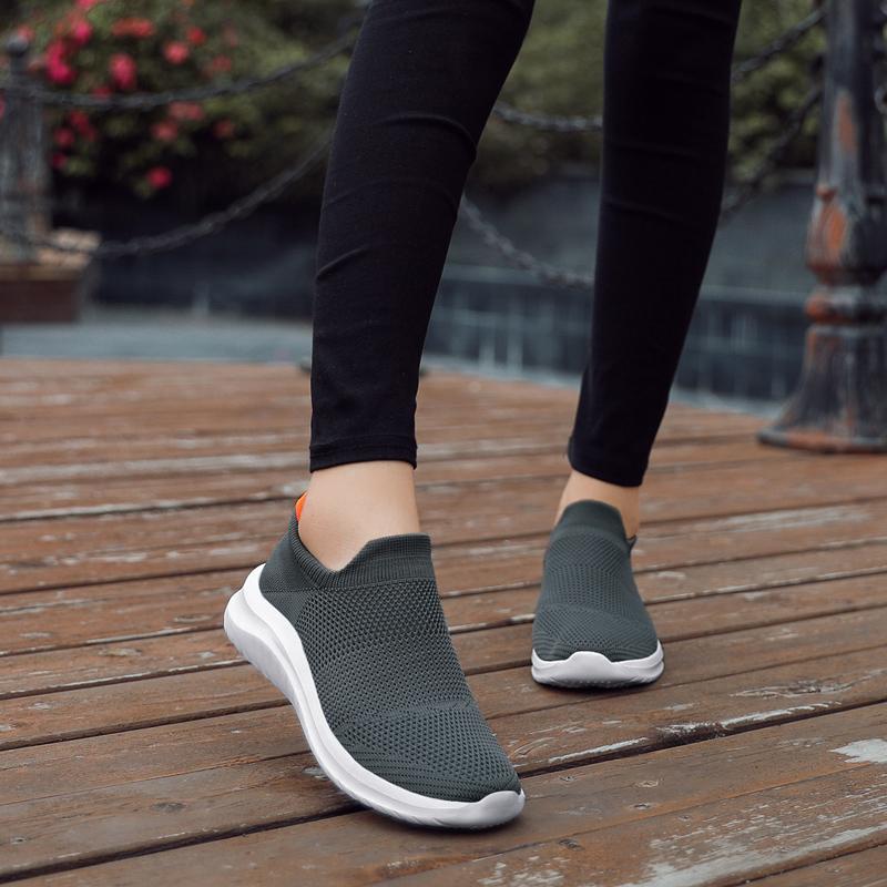 Women’s Moccasins Loafers High-top Casual Slip on Walking Shoes Summer Men’s Slip-ons Lightweight Socks Shoes for Mother Large Size 36-45