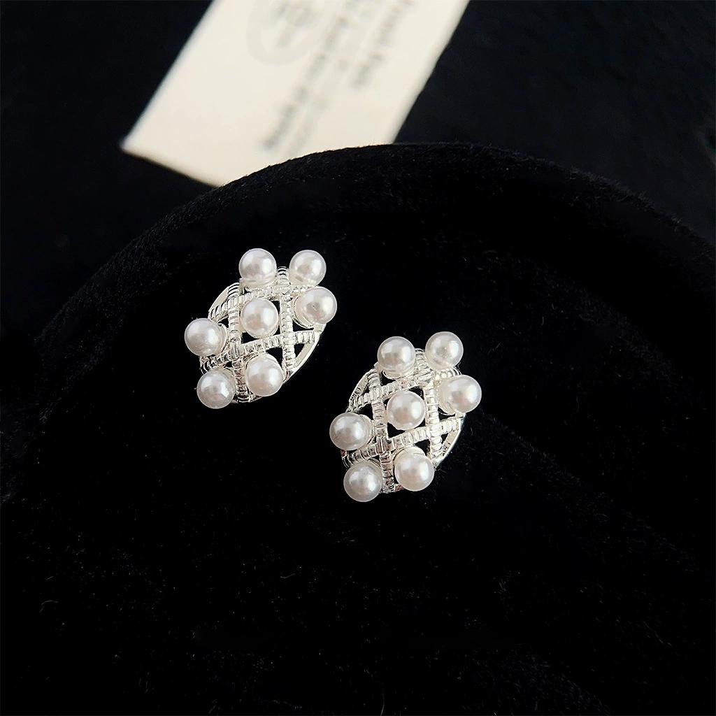 Vintage Ethnic Style Hollow Lace Pearl Ear Stud Piercing Earrings For Women Fashion New Jewelry Gift Party Wedding
