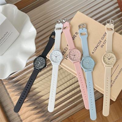Moderne Silikonarmband-Armbanduhr Mehrfarbige Studenten-Quarz-Uhr Lässige Verstellbare Quarz-Uhr