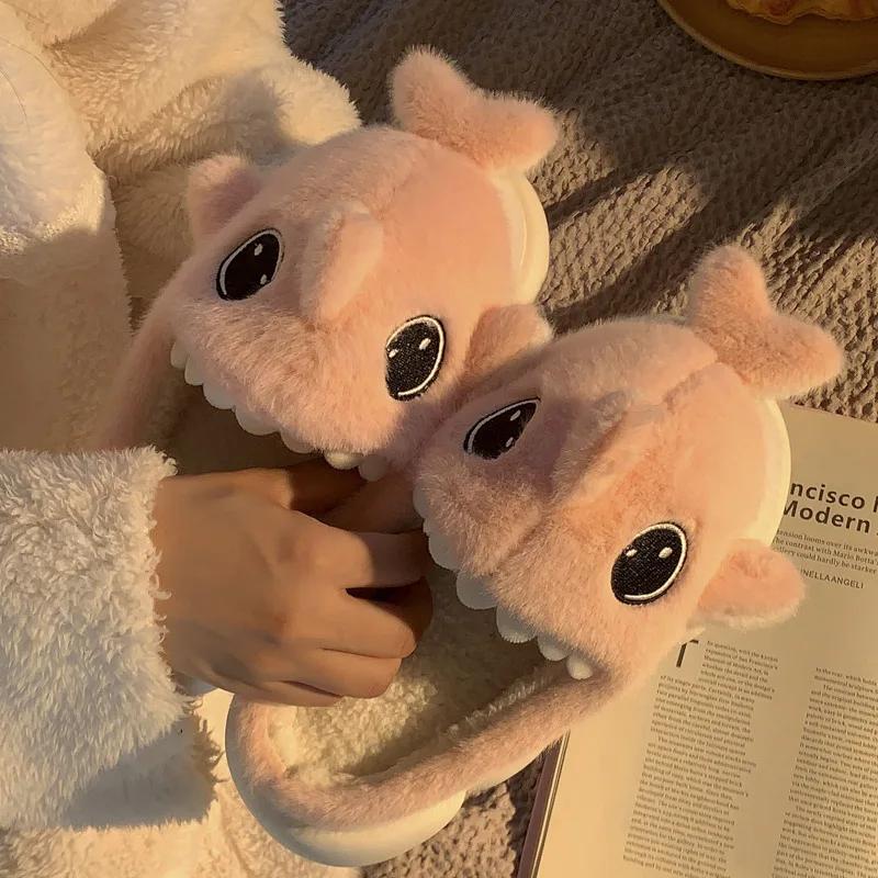 

Модные Повседневные Пушистые Тапочки Женские Домашние Плоские Мультяшные Дизайнерские Туфли Для Девочек Смешные Модные Зимние На Платформе Милые Домашние Большого Размера 44-45 розовый