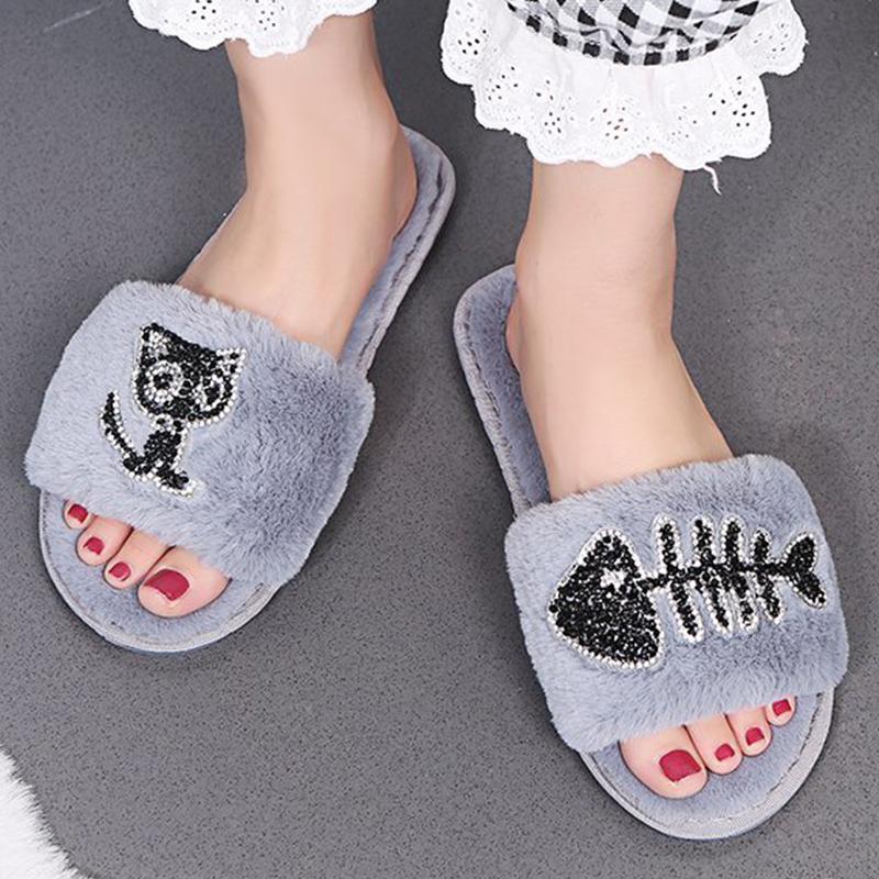 Fashion Fashion Crystal Cartoon Cat Fur Slippers Women Comfort Faux Fur Cotton Slippers Woman Winter Open Toe House Plush Slides Mujer