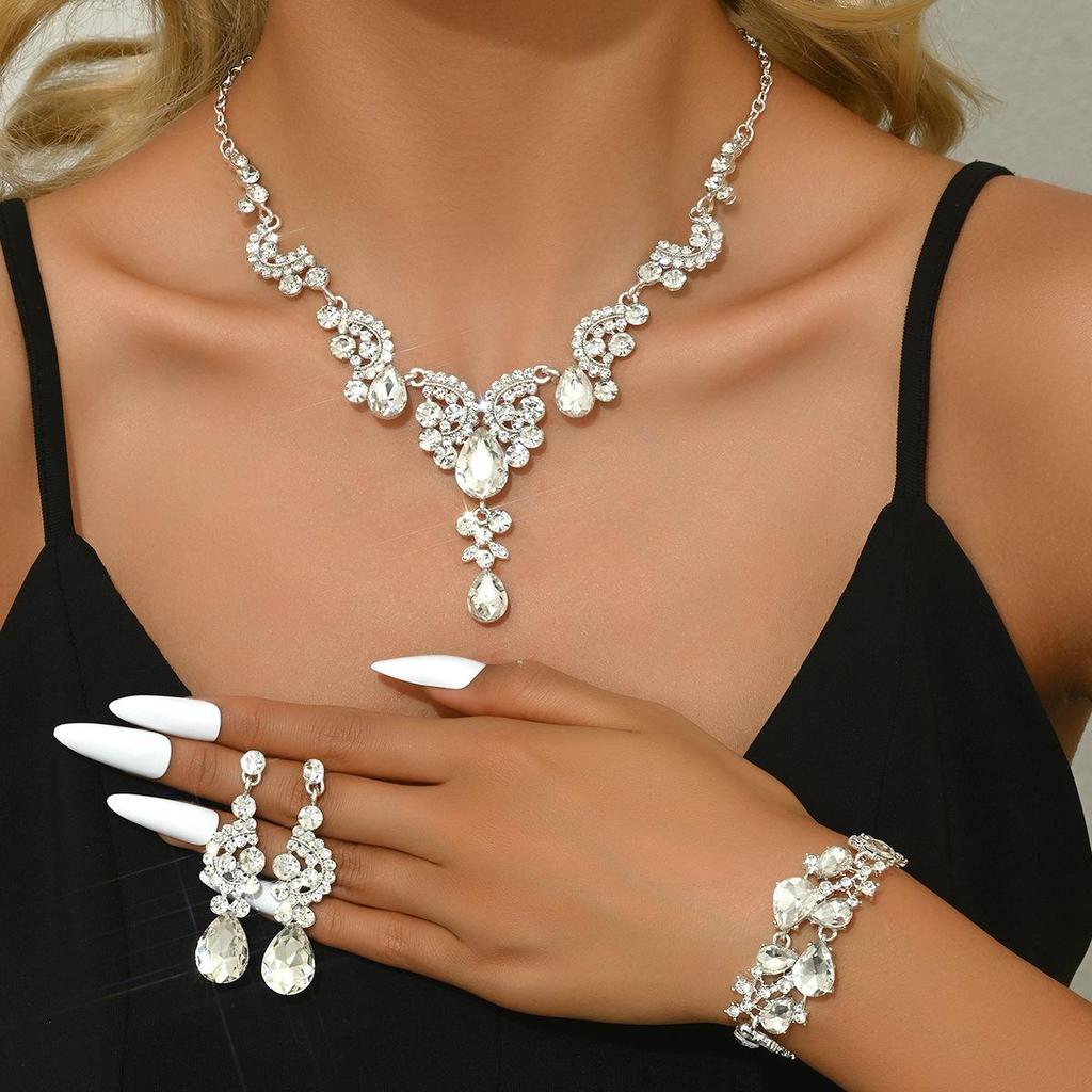 European & American Bridal Necklace Set: Rhinestone Jewelry for Wedding & Evening Dress Photography
