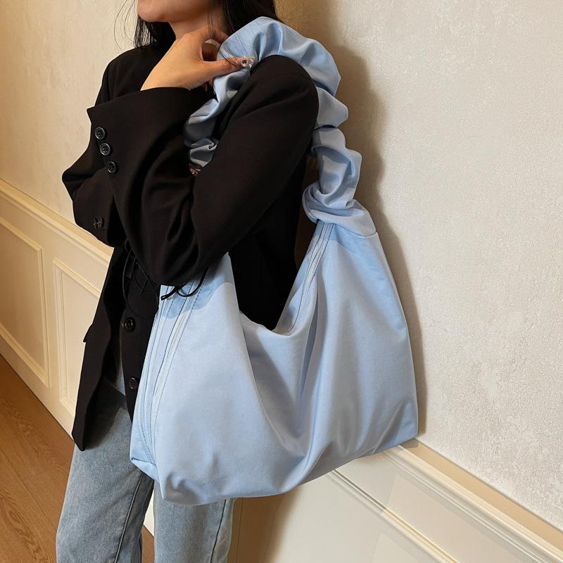 Girl pleated underarm bag 2025 new lightweight nylon messenger bag large capacity versatile shoulder women's bag