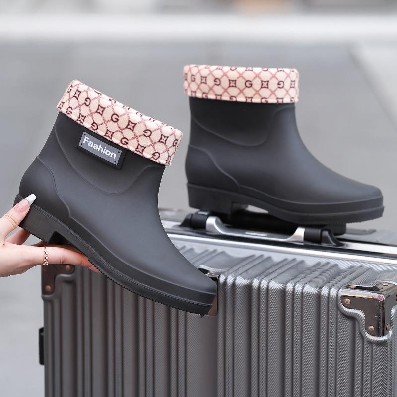 Fashion British short women's rain boots non-slip women's low tube rain shoes outdoor wading rubber shoes mother water writing kitchen shoes