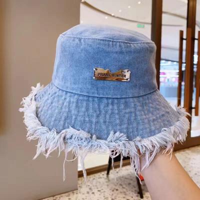 Women Bucket Hat Ripped Edge Flat Top Distressed Denim Large Brim Solid Color Tag Decor Lightweight Anti-UV Sun Protection Fisherman Cap for