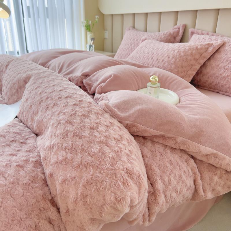 Rabbit Fleece Four-Piece Set, Thickened Milk Fleece Bed Sheet, Coral Fleece Quilt Cover, Three-Piece Flannel Bed Hat On The Bed