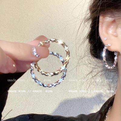 Elegant Irregular Hoop Earrings for Women – Unique High-End Design, 2025 Collection