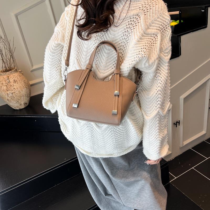 Textured bag women's new autumn tide is now popular vegetable basket bag fashion shoulder messenger bag