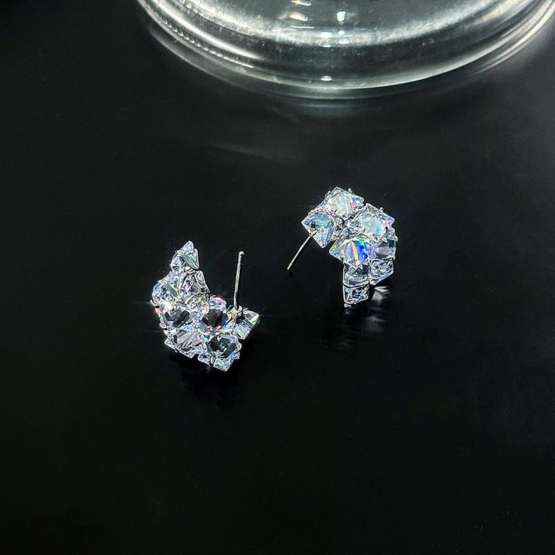 Exquisite Three-Dimensional Square Earrings, Light Luxury Temperament Niche Zircon Earrings, Micro-Inlaid Hollow Design Earrings