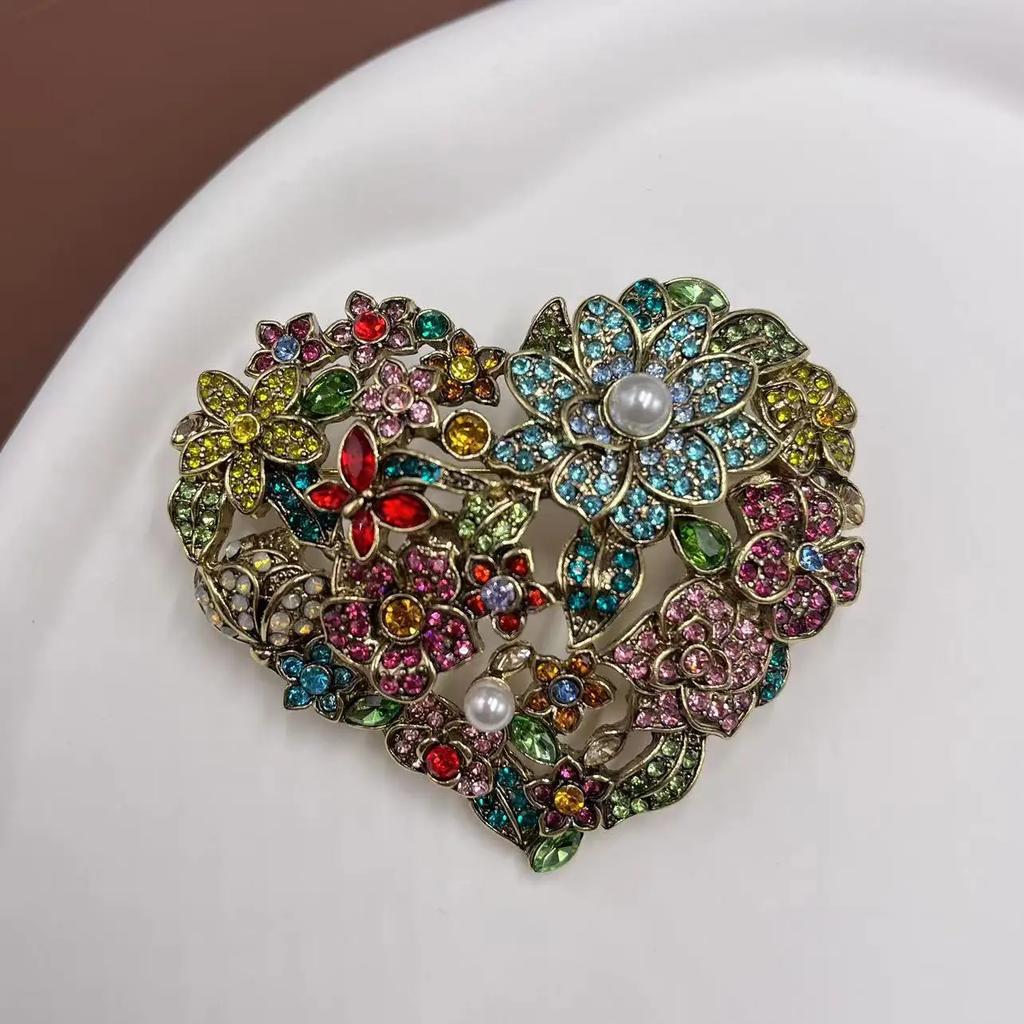 SKEDS Women Men Exquisite Heavy Industry Crystal Flower Heart Brooches Badges Unisex Luxury Floral Rhinestone Pins Corsages