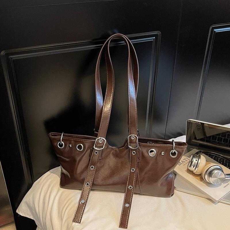 

Ретро сумка женская 2025 осень-зима новая темпераментная дорожная сумка через плечо французская сумка под мышкой