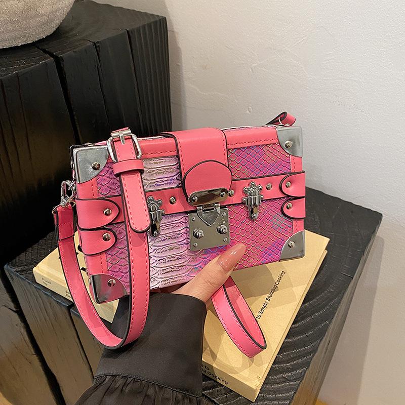 Women's Bag 2025 New European and American Fashion Rivet Shoulder Bag Ins Niche Design Versatile Messenger Box Bag