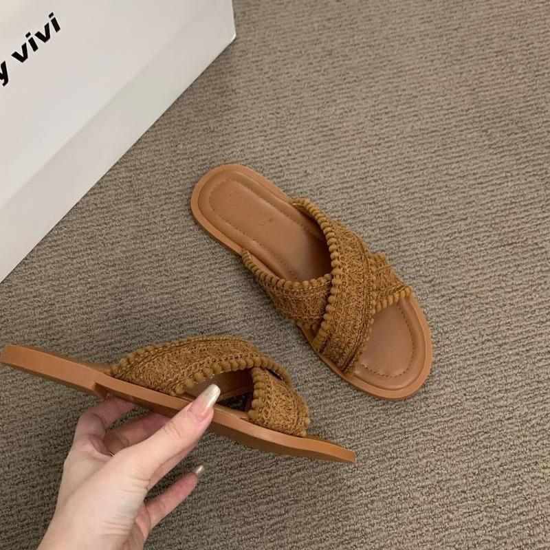 Ретро плетені маленькі круті шльопанці на плоскій підошві, жіноче взуття, літнє взуття 2025, нові літні пляжні сандалі