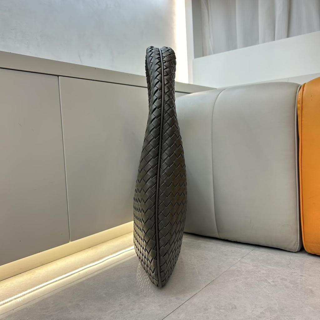 Large capacity high-end handwoven bag tote bag casual wide shoulder strap fashion commuting cross-border shoulder armpit bag