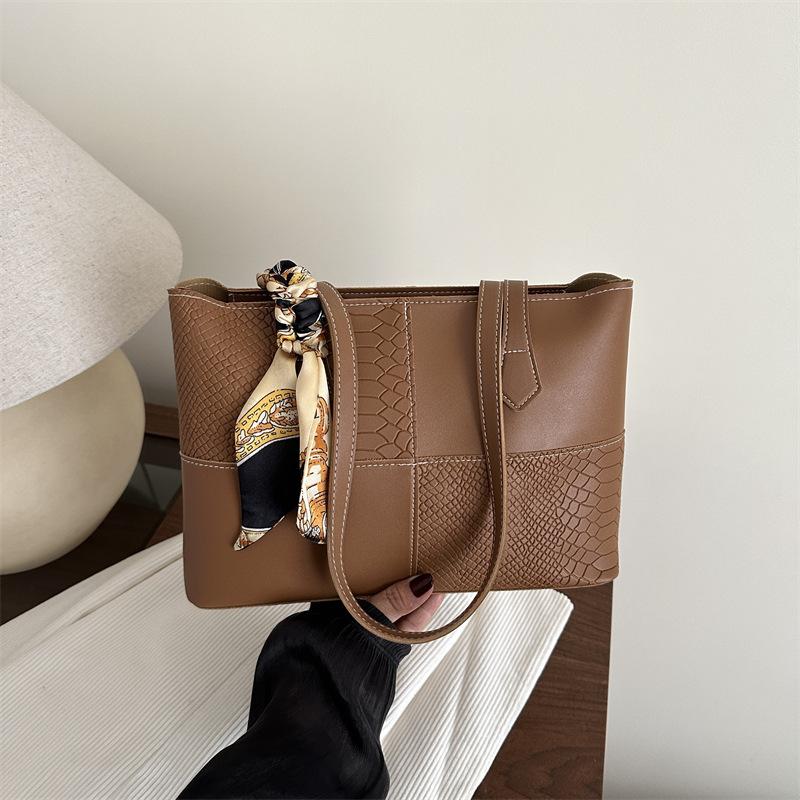 2025 Spring and Summer New Fashionable Underarm Women's Bags New Trendy Shoulder Bags Fashionable Large-capacity Tote Bags Fashionable