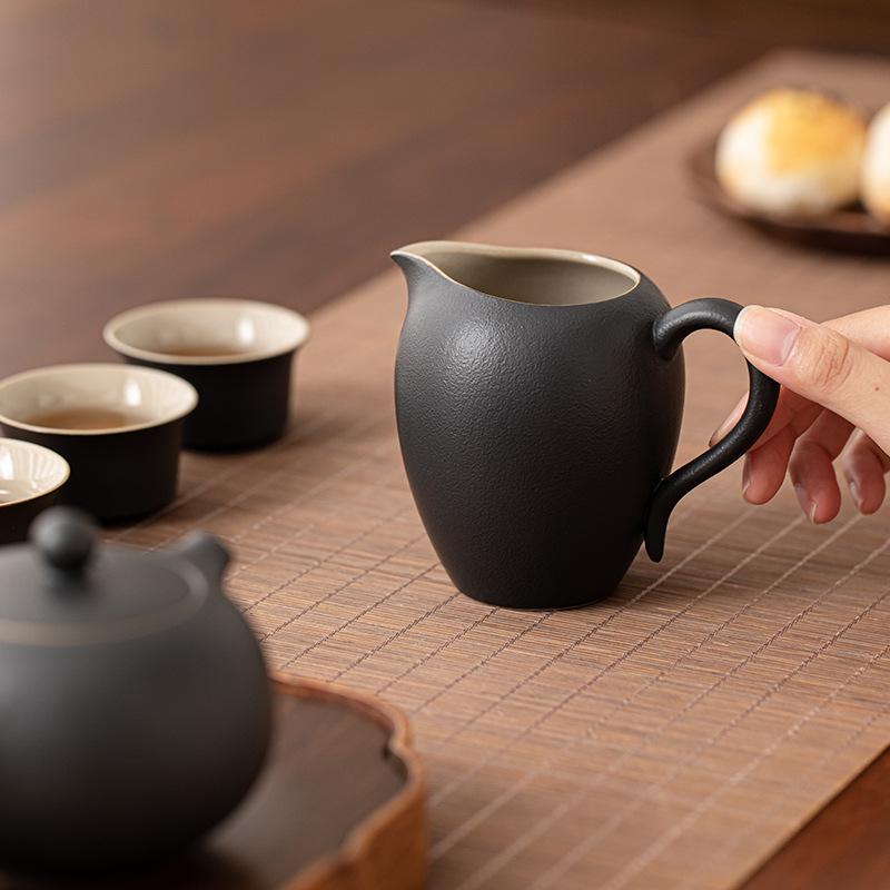 Elegant Black Ceramic Gong Dao Bei Tea Dispenser with Eagle Beak Design for Gongfu Tea Sets