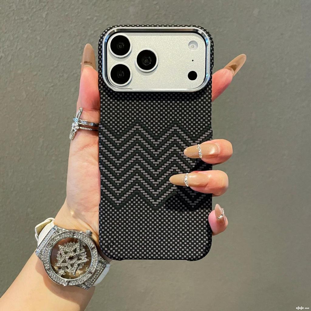 Kevlar Magnetic Drop-Proof Phone Case for iPhone 17 PRO MAX with Floating Light Ripples Design.