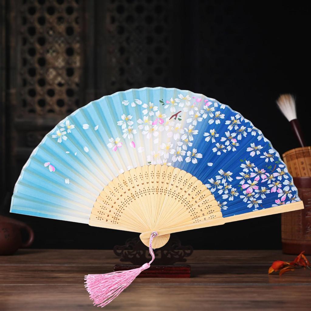 Faltfächer für Damen mit japanischem Seidenblumenmuster, perfekt für Feuerwerk. Inklusive Fächerbeutel und Geschenkverpackung mit blauer Kirschblüte.