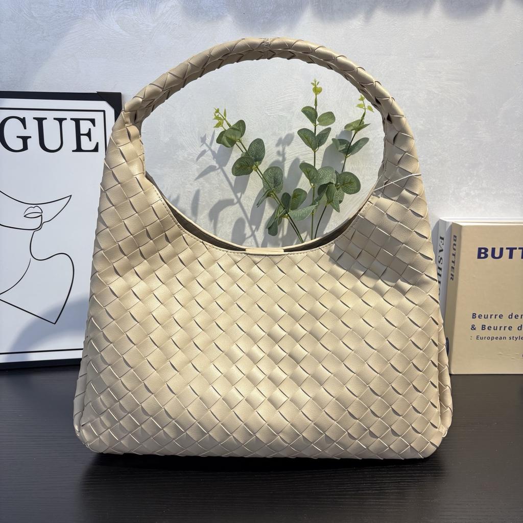 Cross-border bag women's large-capacity 2026 new trendy fashion woven portable bucket bag versatile commuter tote bag