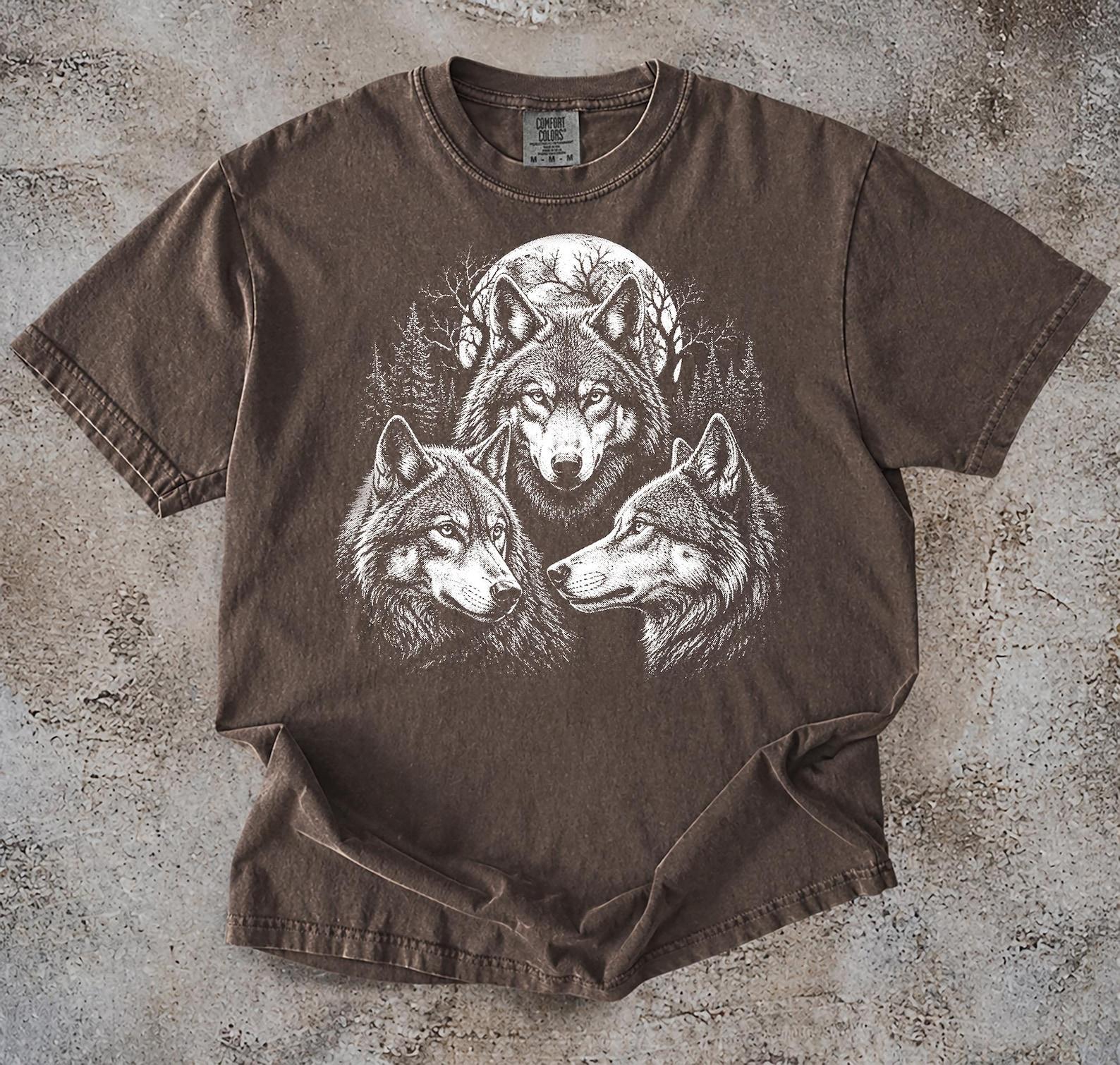 Vintage Wolf Moon Forest Graphic T-Shirt, Retro Grunge Nature Tee, Streetwear T-Shirt S