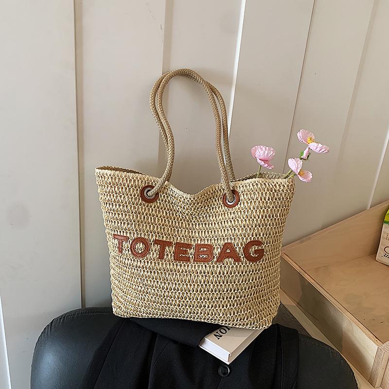 2026 Retro Fashion Large Capacity Woven Shoulder Tote for Summer Beach