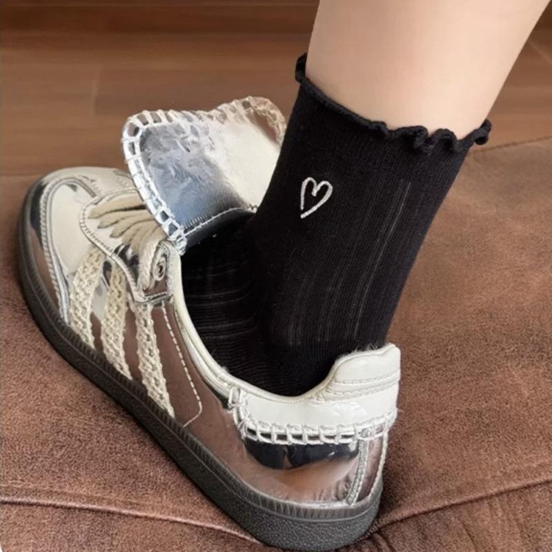 

Female Spring and Summer Thin Wooden Ear Side Embroidery Love Mesh Breathable Short Tube Socks 1 pair чорний